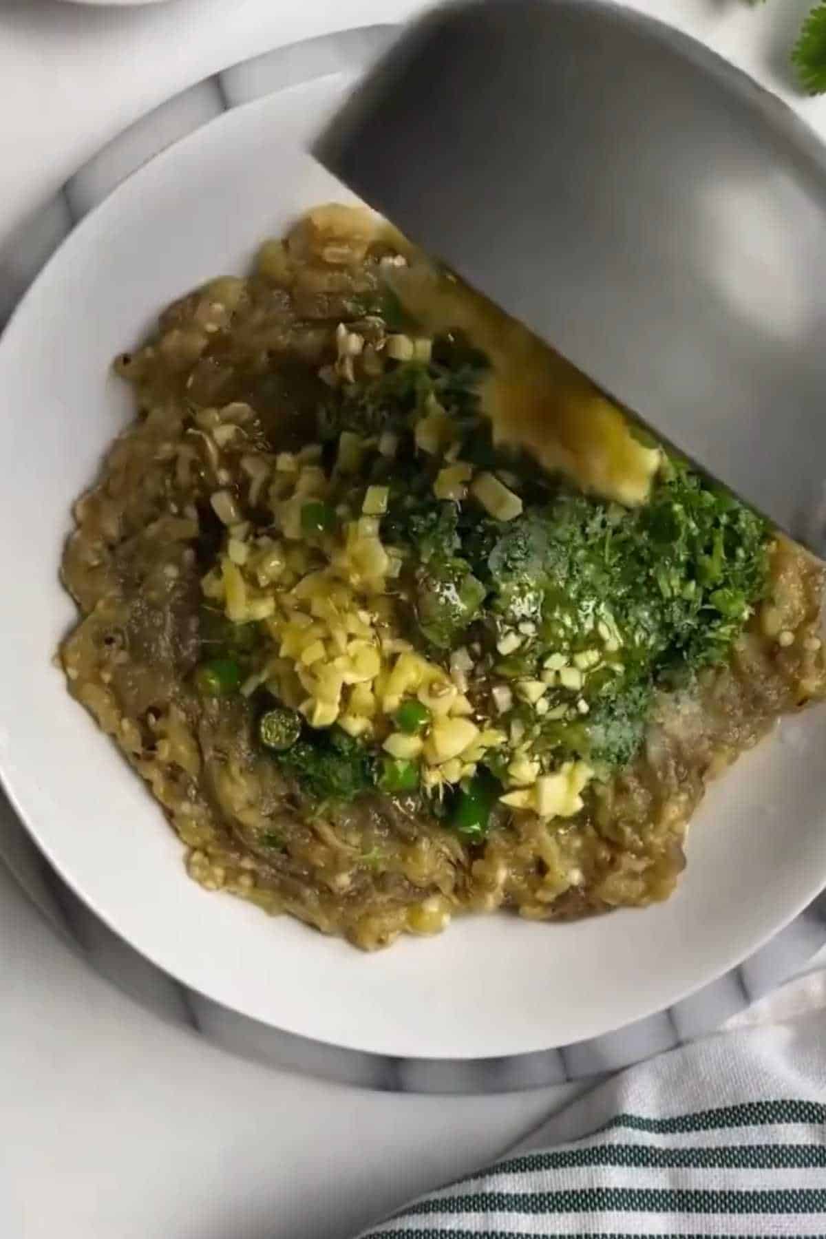 Add the mustard oil garlic and ginger tempering.