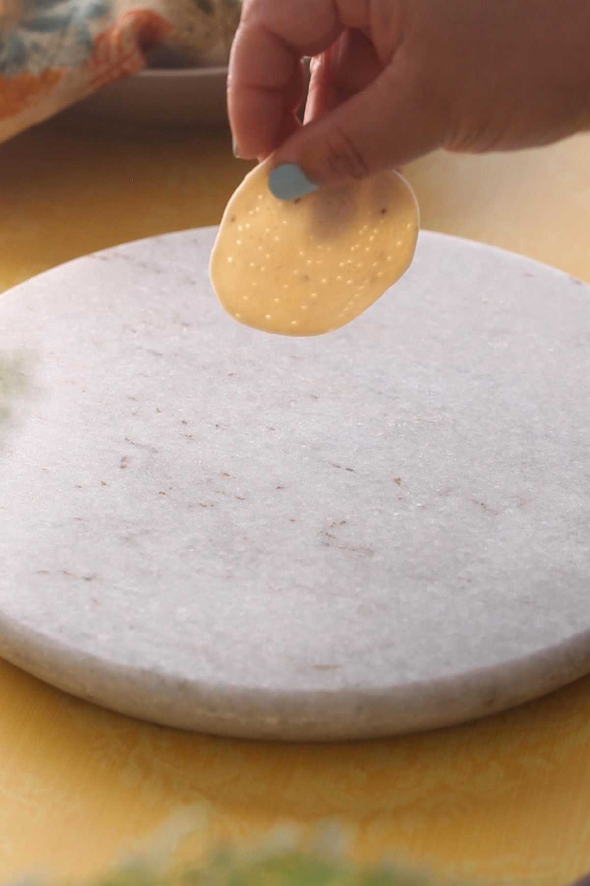 Image showing the thickness of papris against back light.