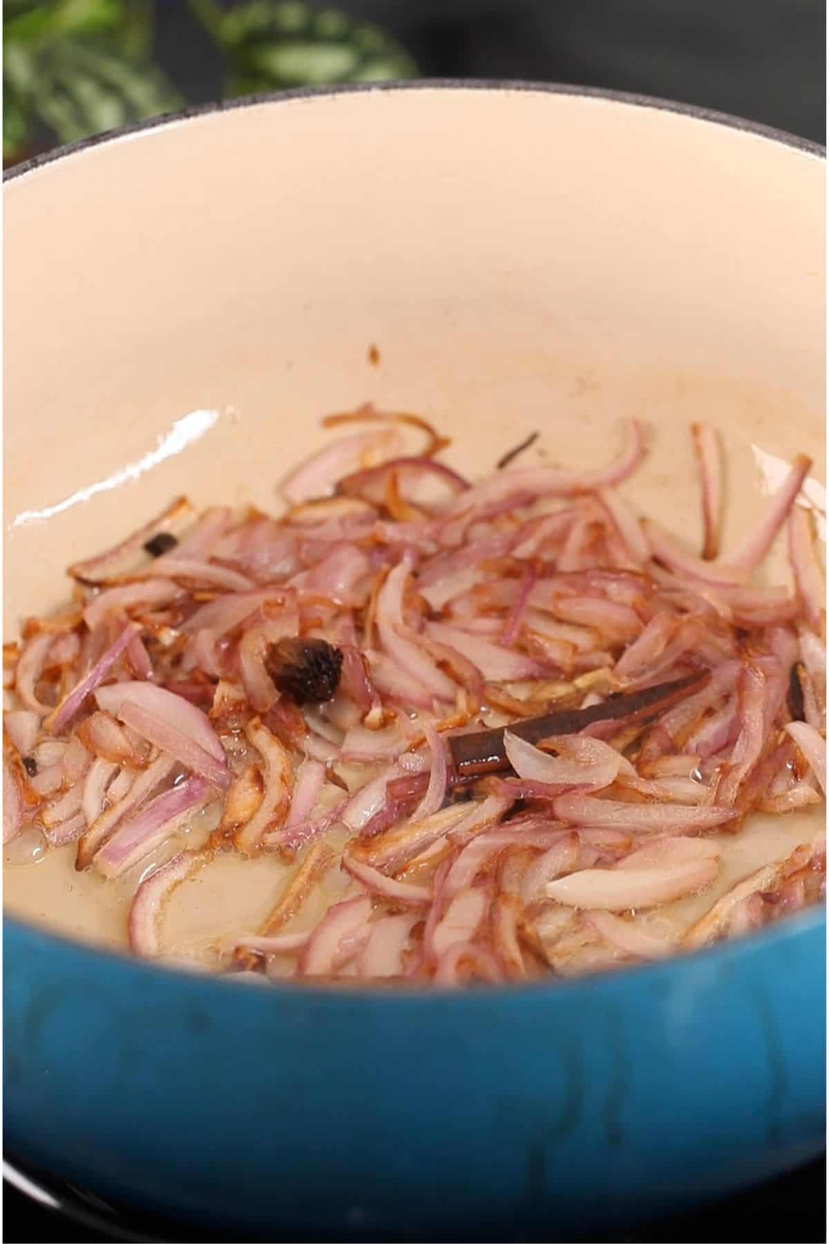 Golden brown sliced onions.