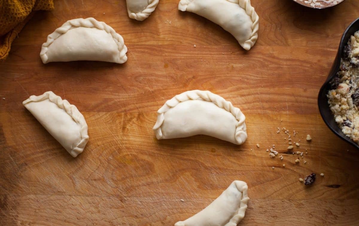 Gujiyas are ready for deep frying