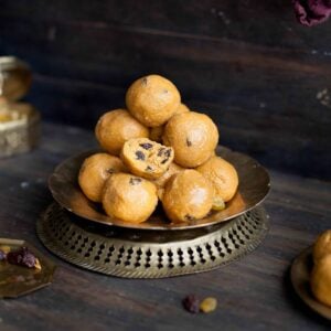 Besan Ladoo featured Image.