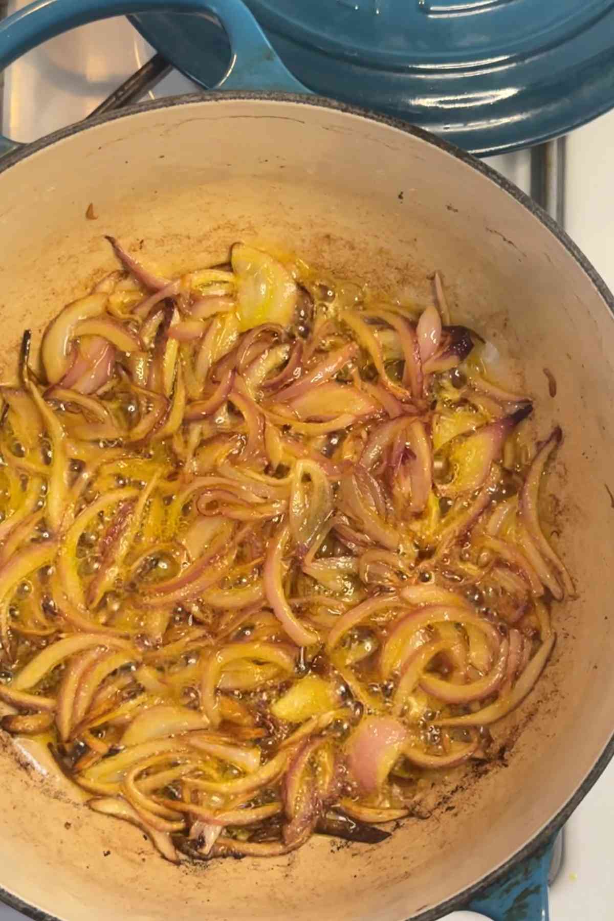 Browned onions for making mutton pulao.