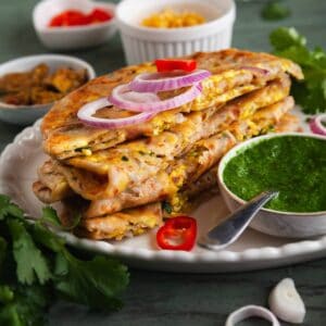 Stuffed Paneer Paratha Featured Image.