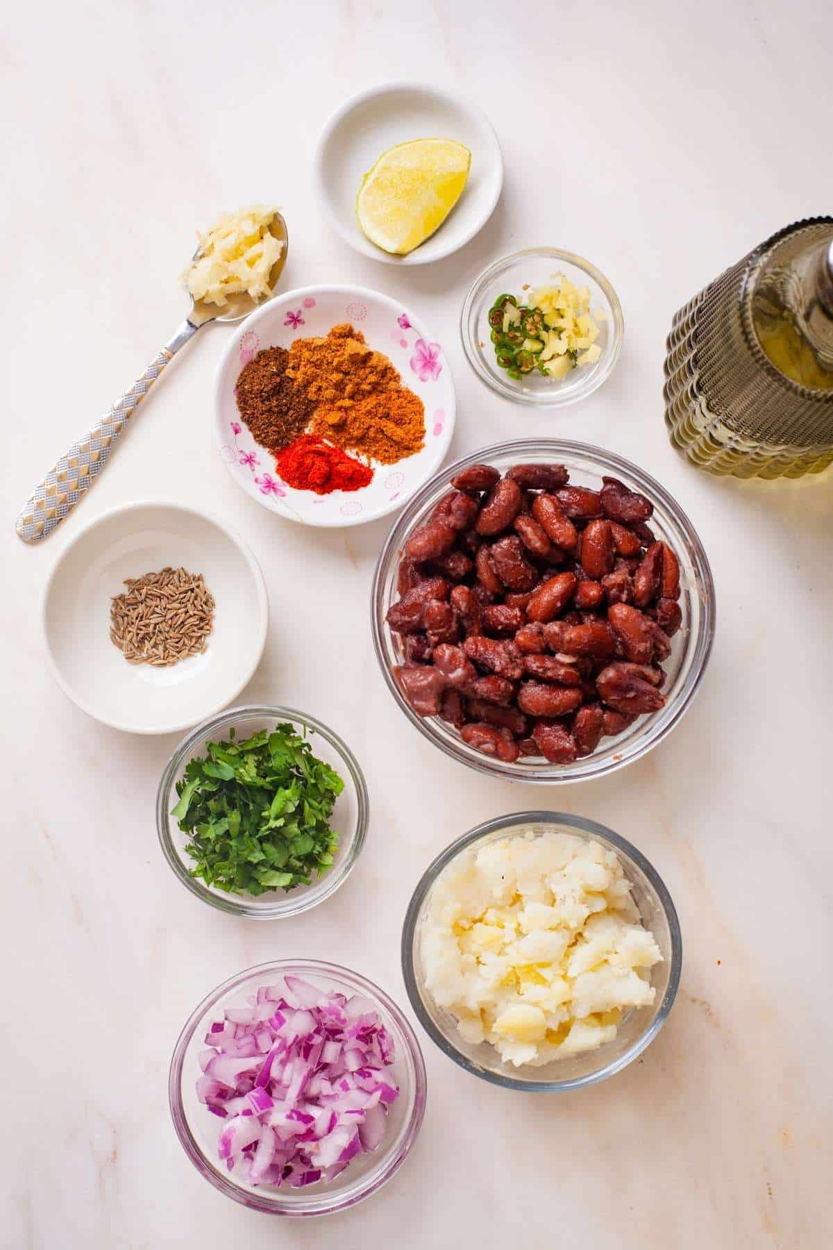 Ingredients needed to make rajma ke kebab.