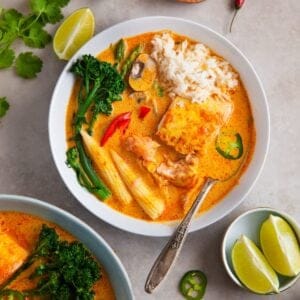 Yellow Curry Salmon Bowl featured Image.
