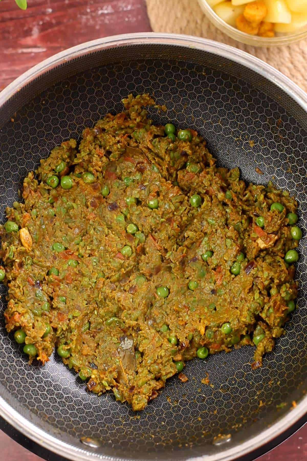 Fry till the peas paste is nicely browned.