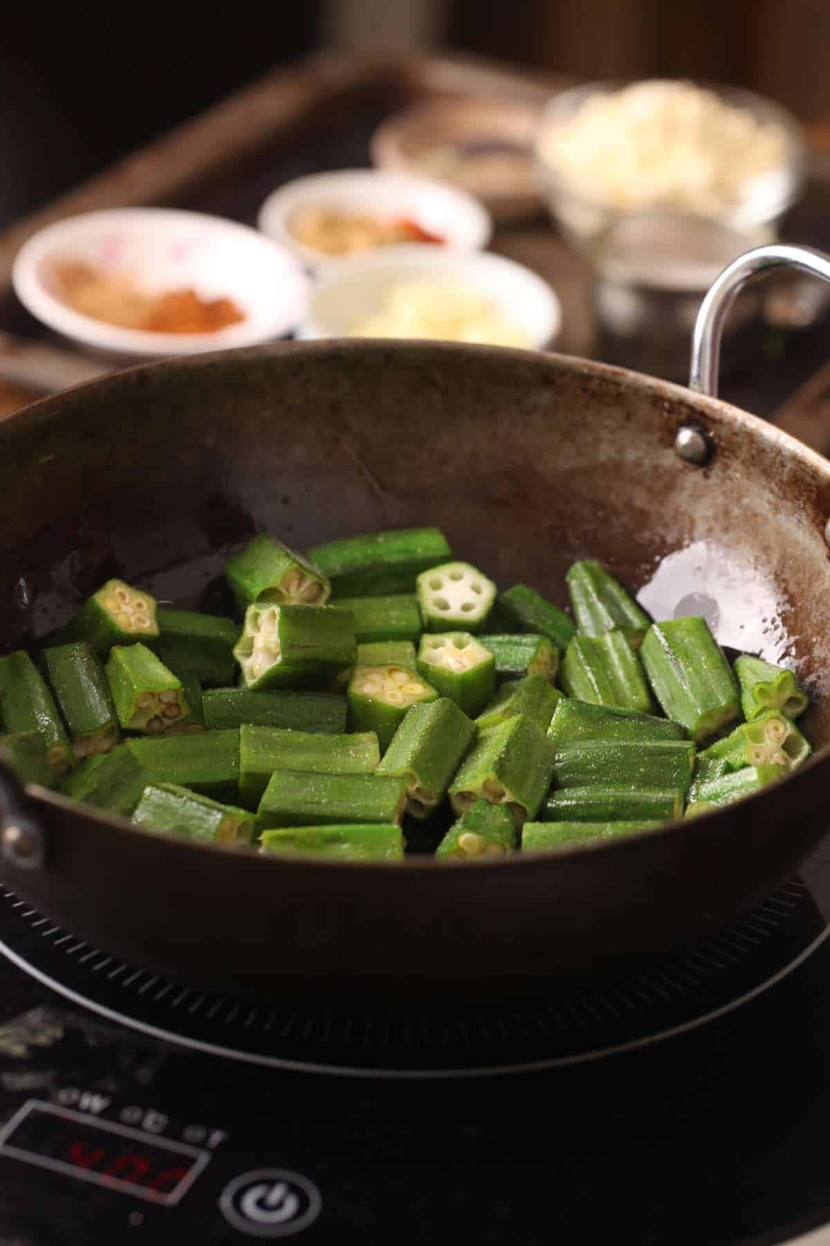 Sautéing okra in mustard oil