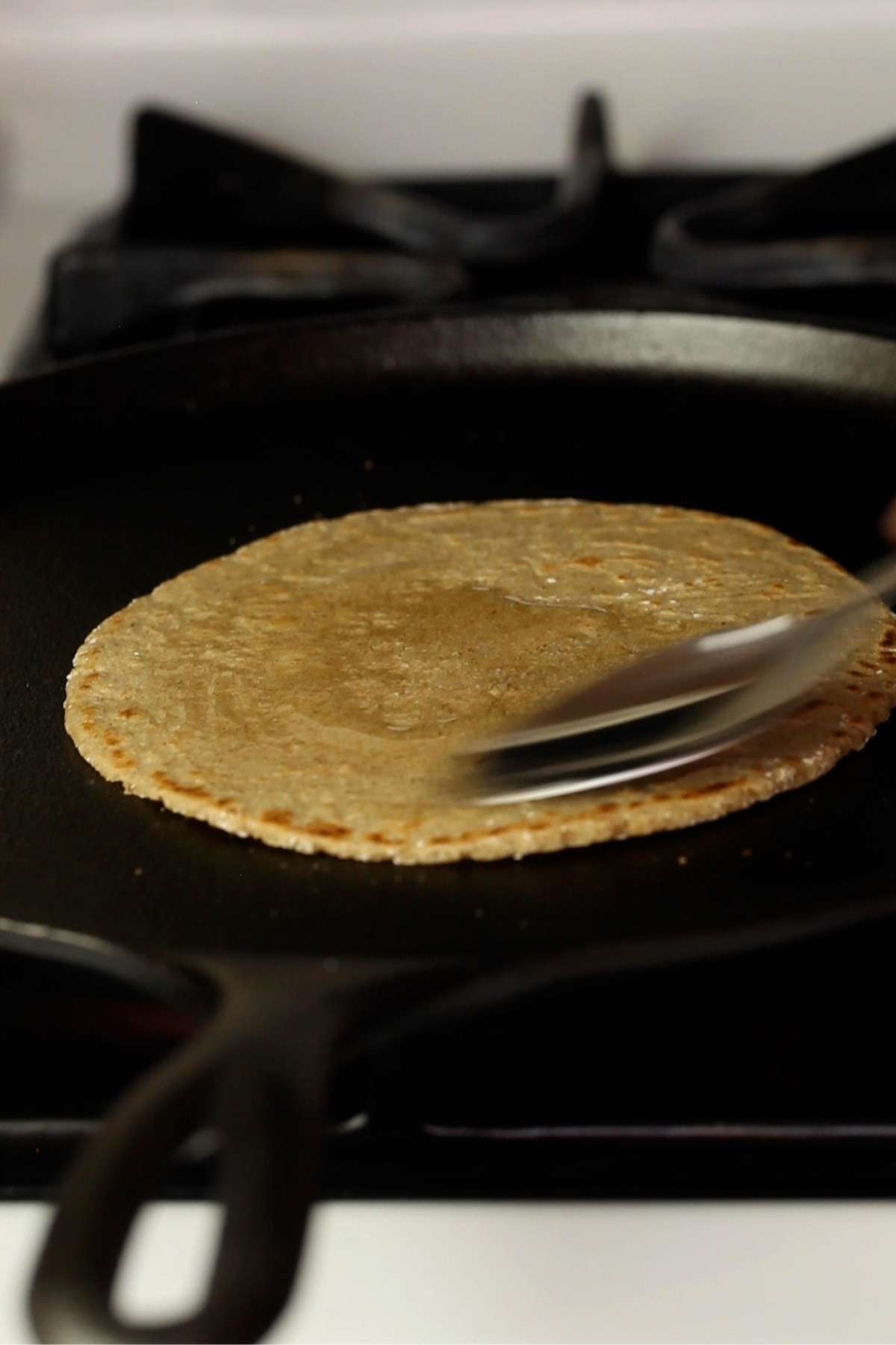 Smear oil on both sides and cook. 