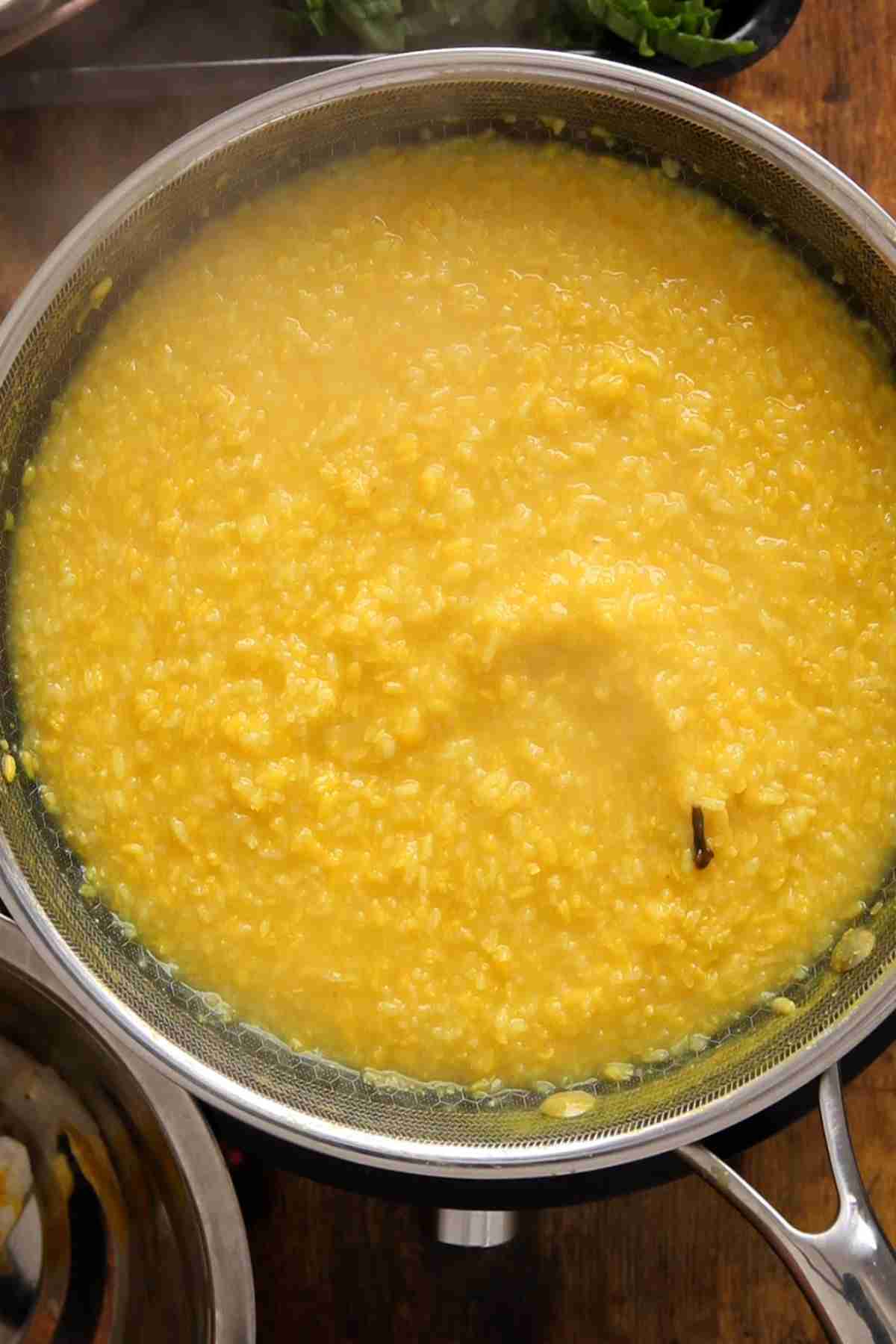 Stir and mash and little for porridge like consistency,