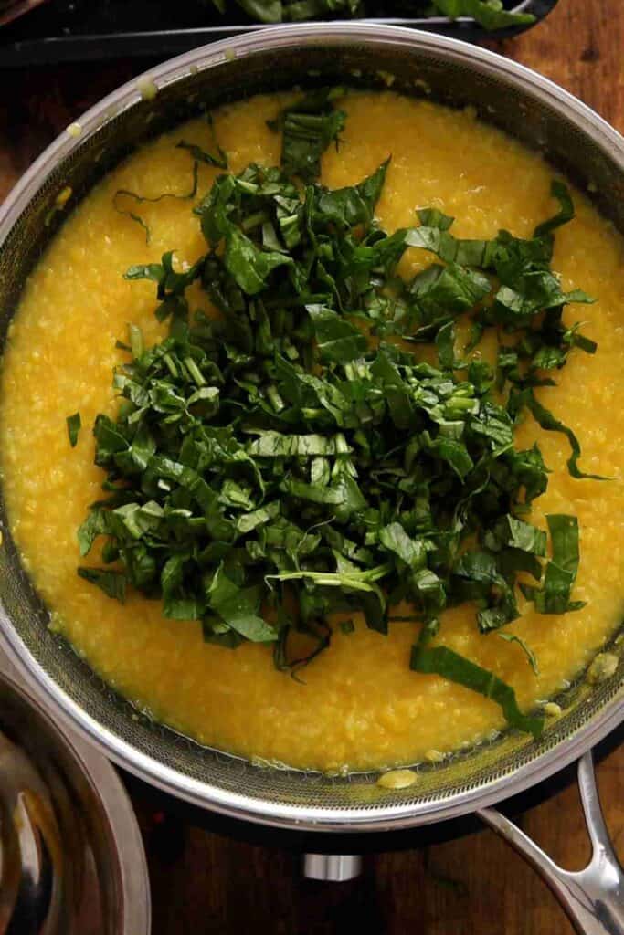 Add finely chopped spinach.