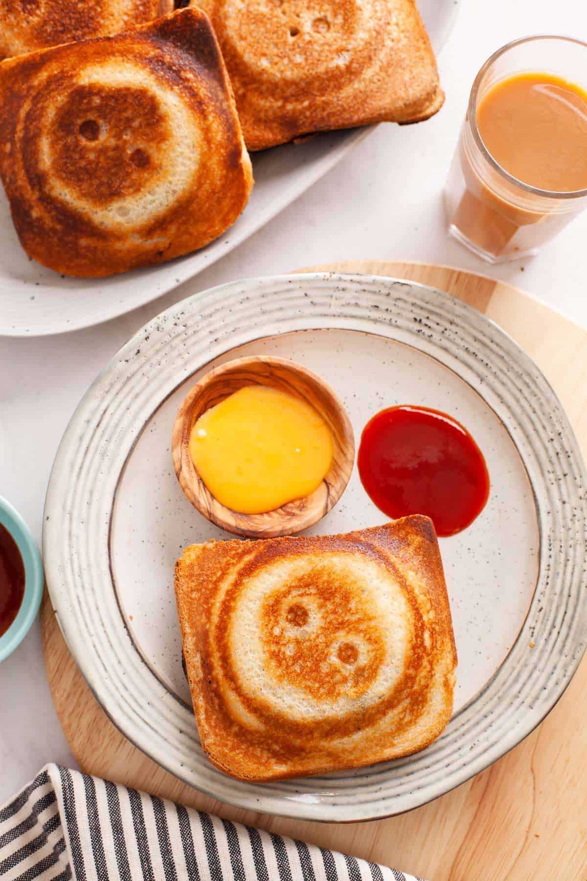 Potato sandwhich seven with sriracha mayo & chai. 