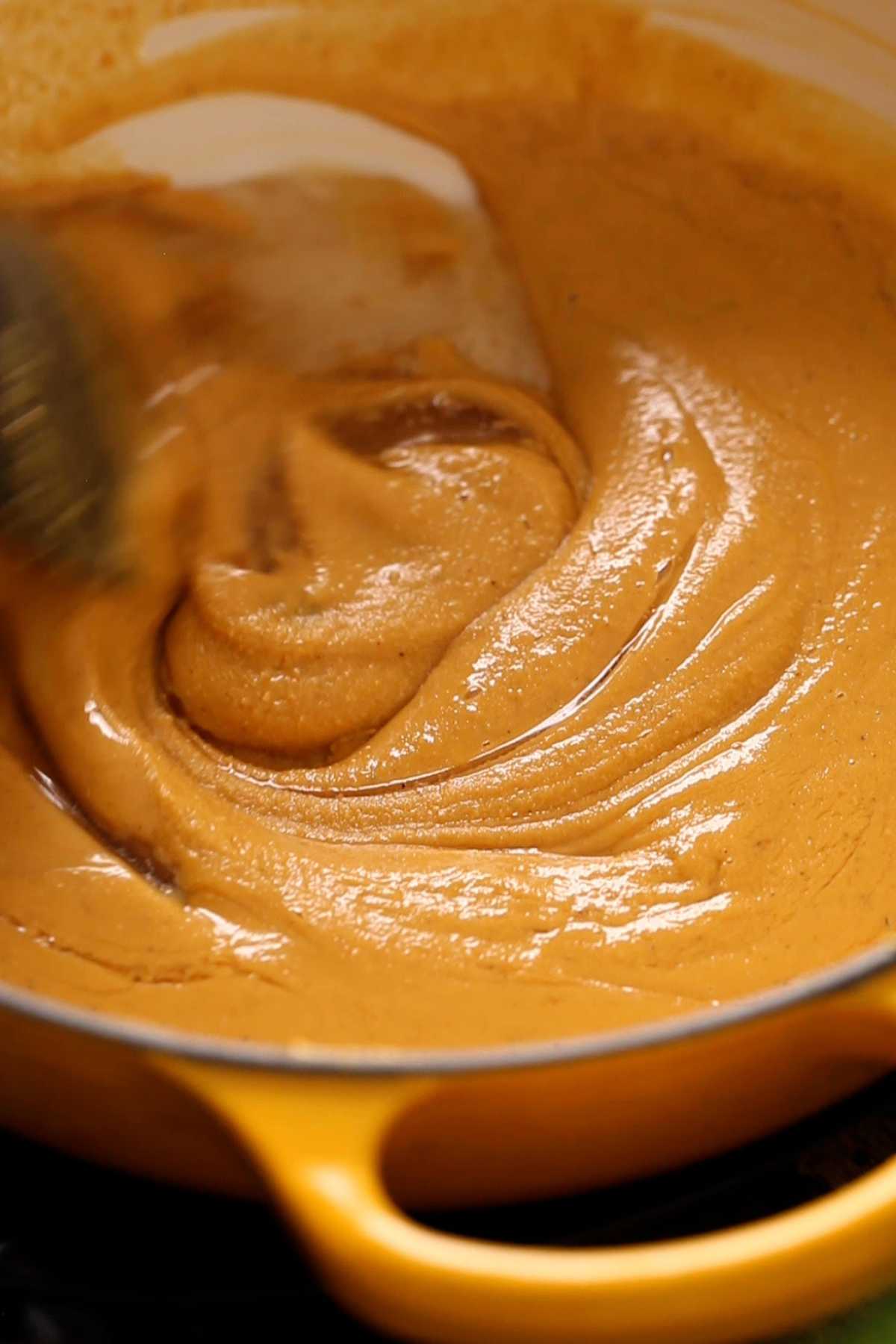 Mix the besan and syrup.