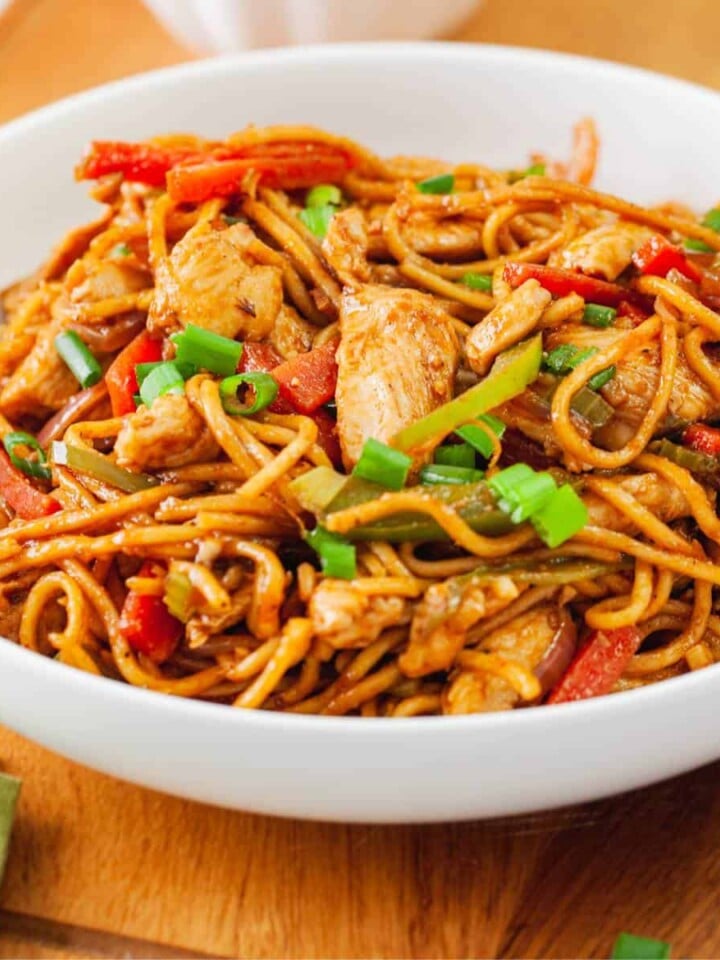 Chicken Hakka Noodles Featured Image.