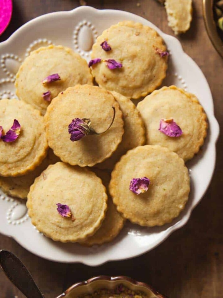 Thandai Cookies Featured Image.