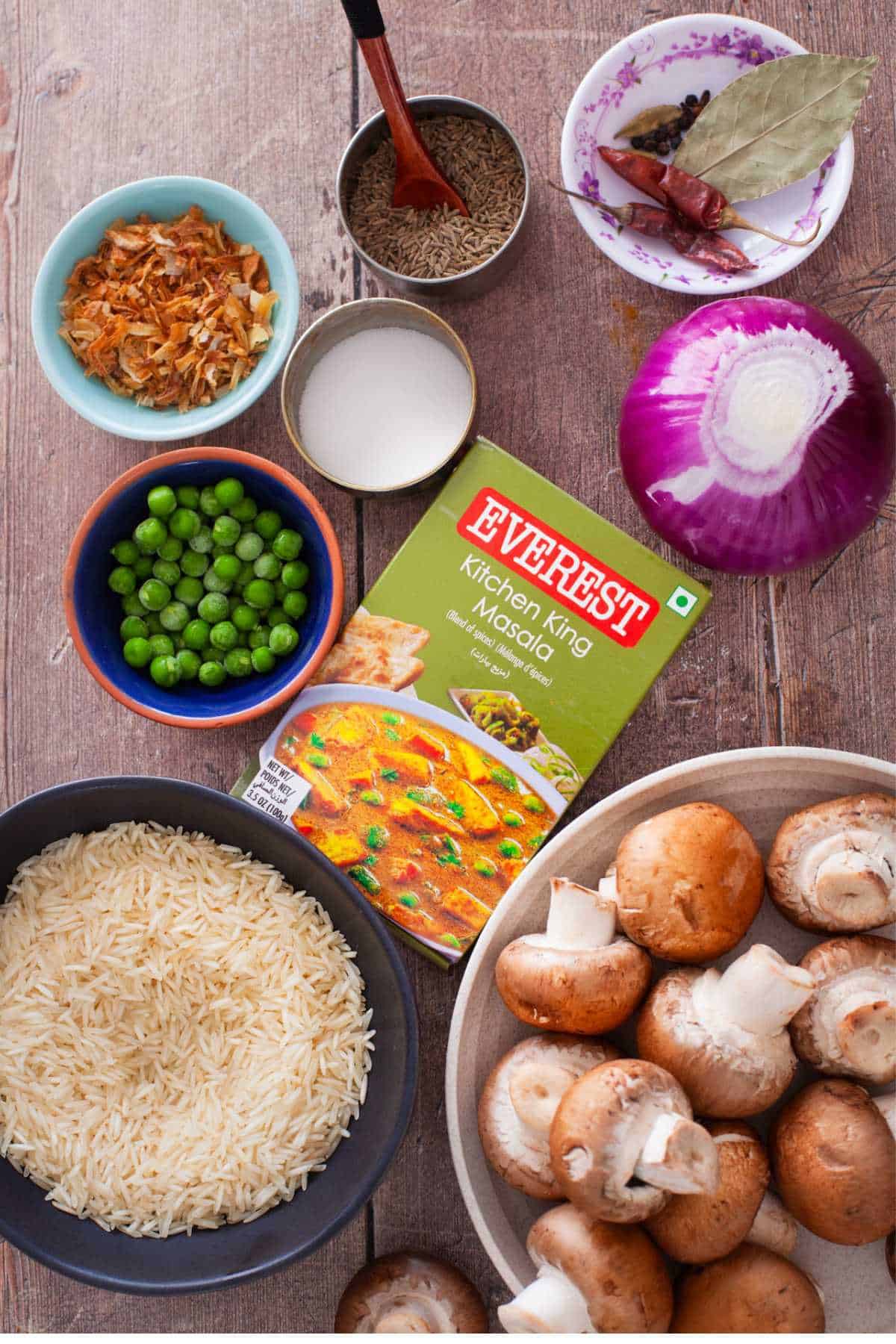 Ingredients for making mushroom pilaf.