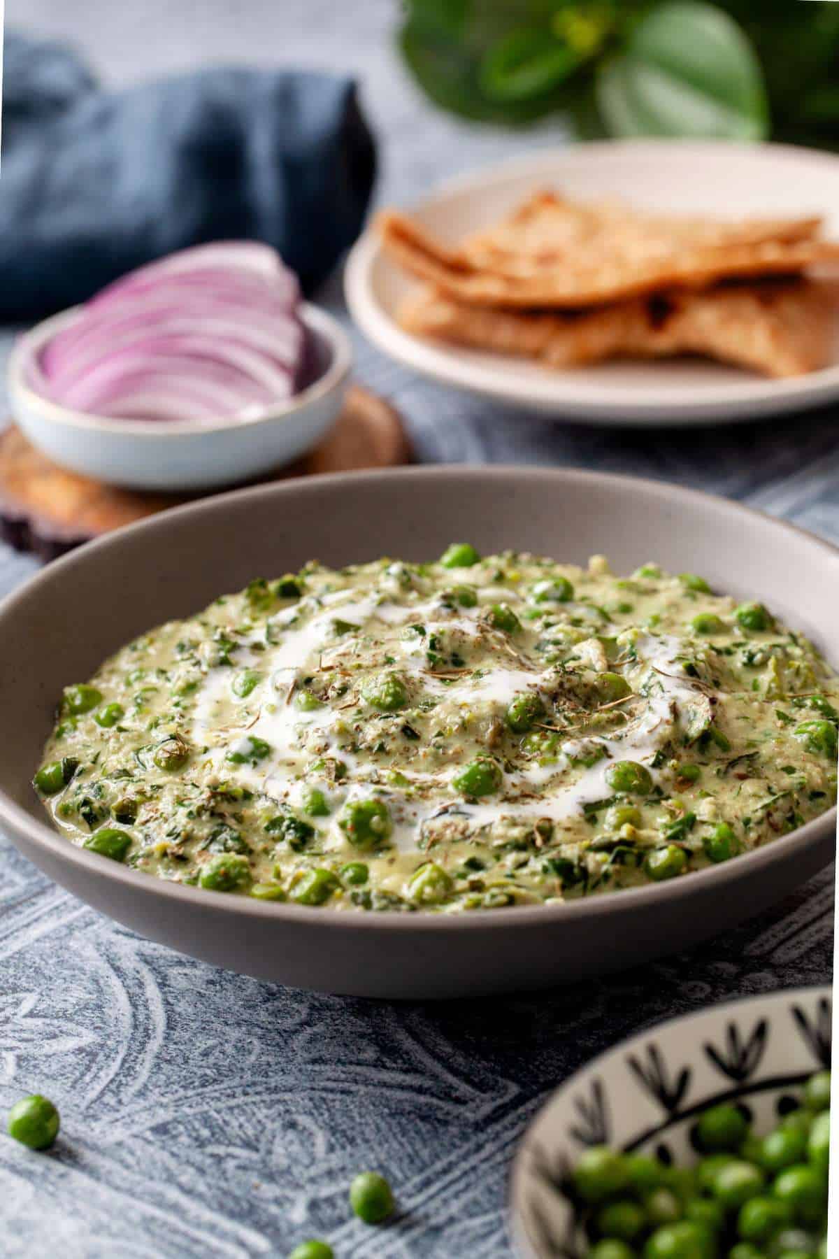 Side shot of methi matar.