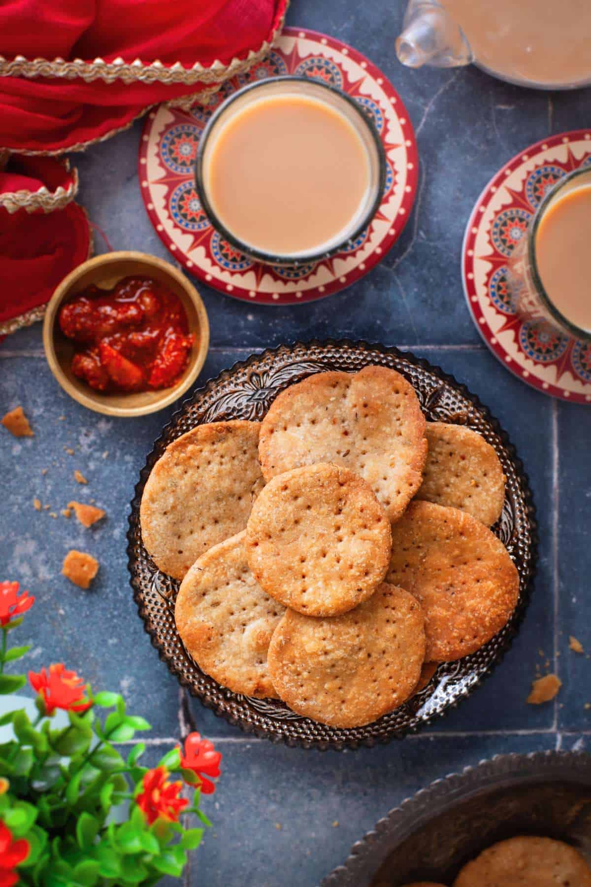 Atta Suji Mathri served with chai.