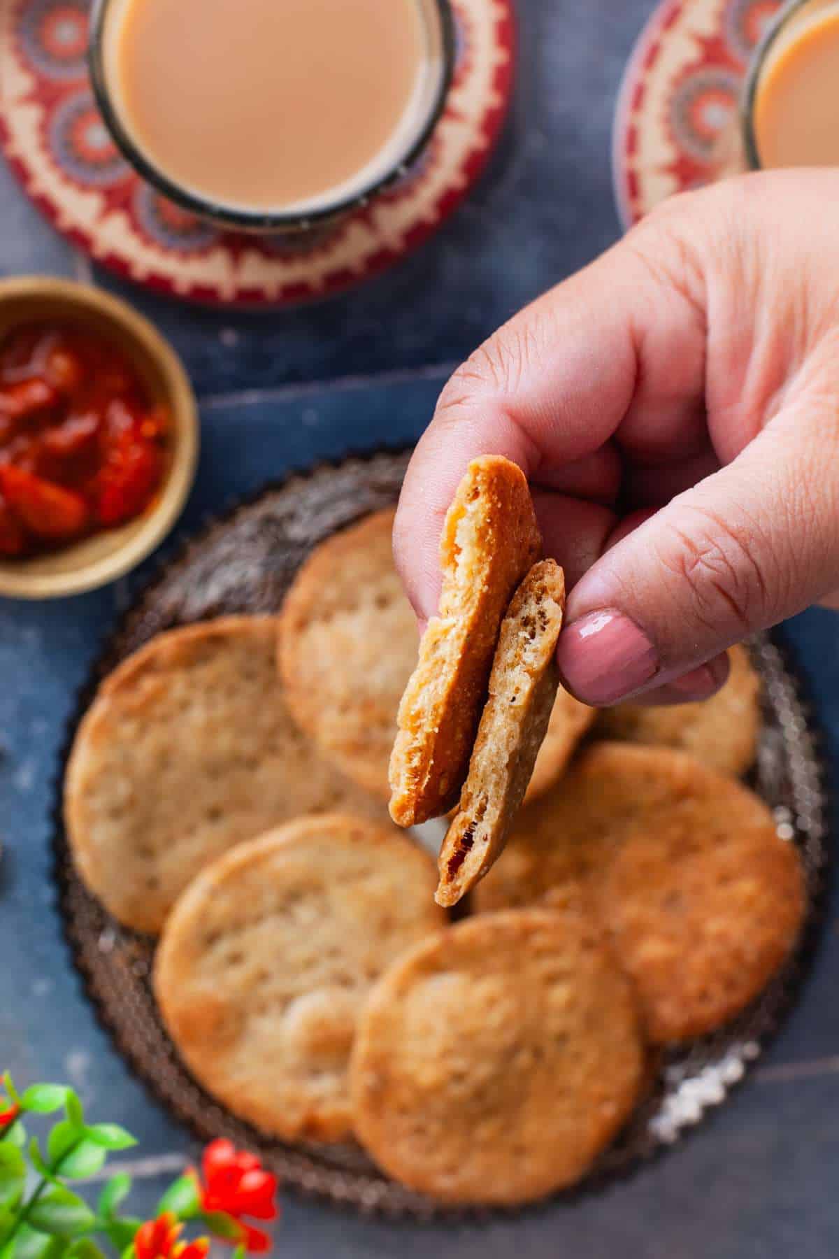 Showing texture of mathri.