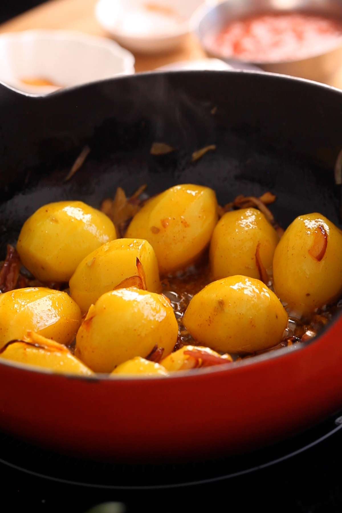 Frying pottaoes with onions. 