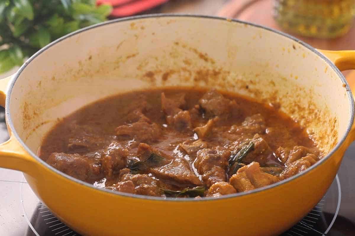 Lamb madras is ready to serve.