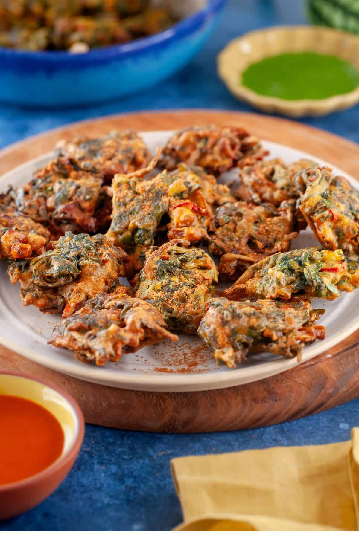 Side image of palak pakora.
