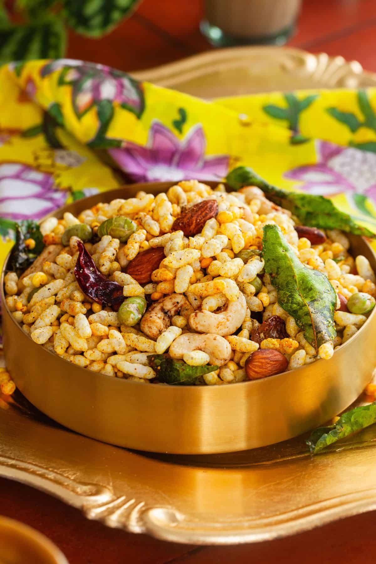 Close up of murmura chivda.