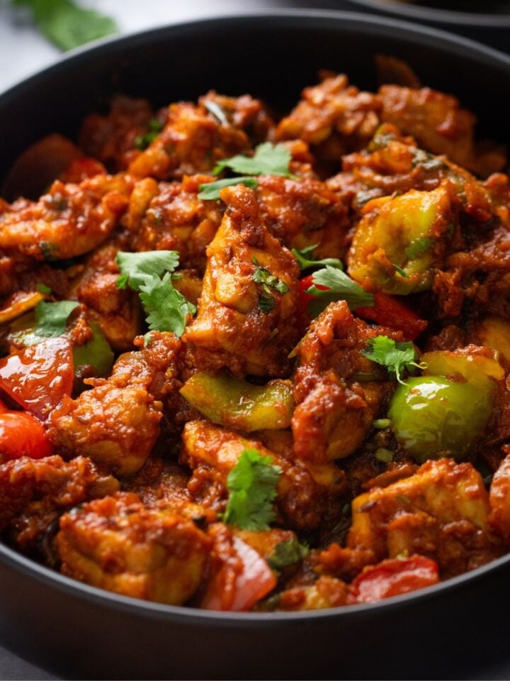 Chicken jalfrezi featured image.
