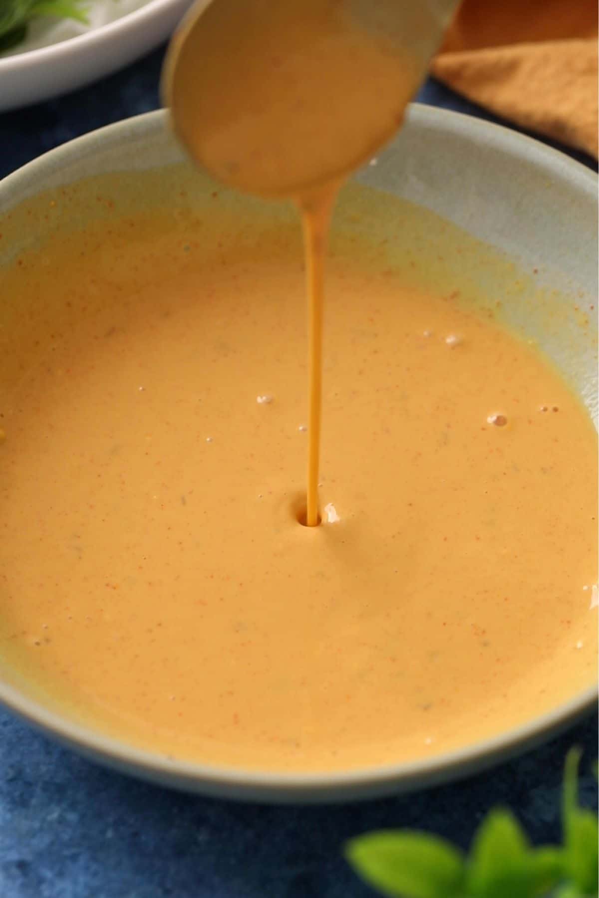 Batter for coating spinach leaves is ready.